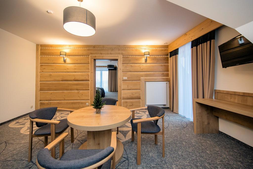 Grand Stasinda Bal Sylwestrowy Animacje Impreza Integracyjna Dwa Posilki Bogaty Bufet Baseny Kregielnia Grota Sauny Squash Silownia Place Zabaw Widoki 1000Mnpm Bukowina Tatrzanska Exterior photo